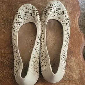 Women's Size 9 Croft and Barrow Flats